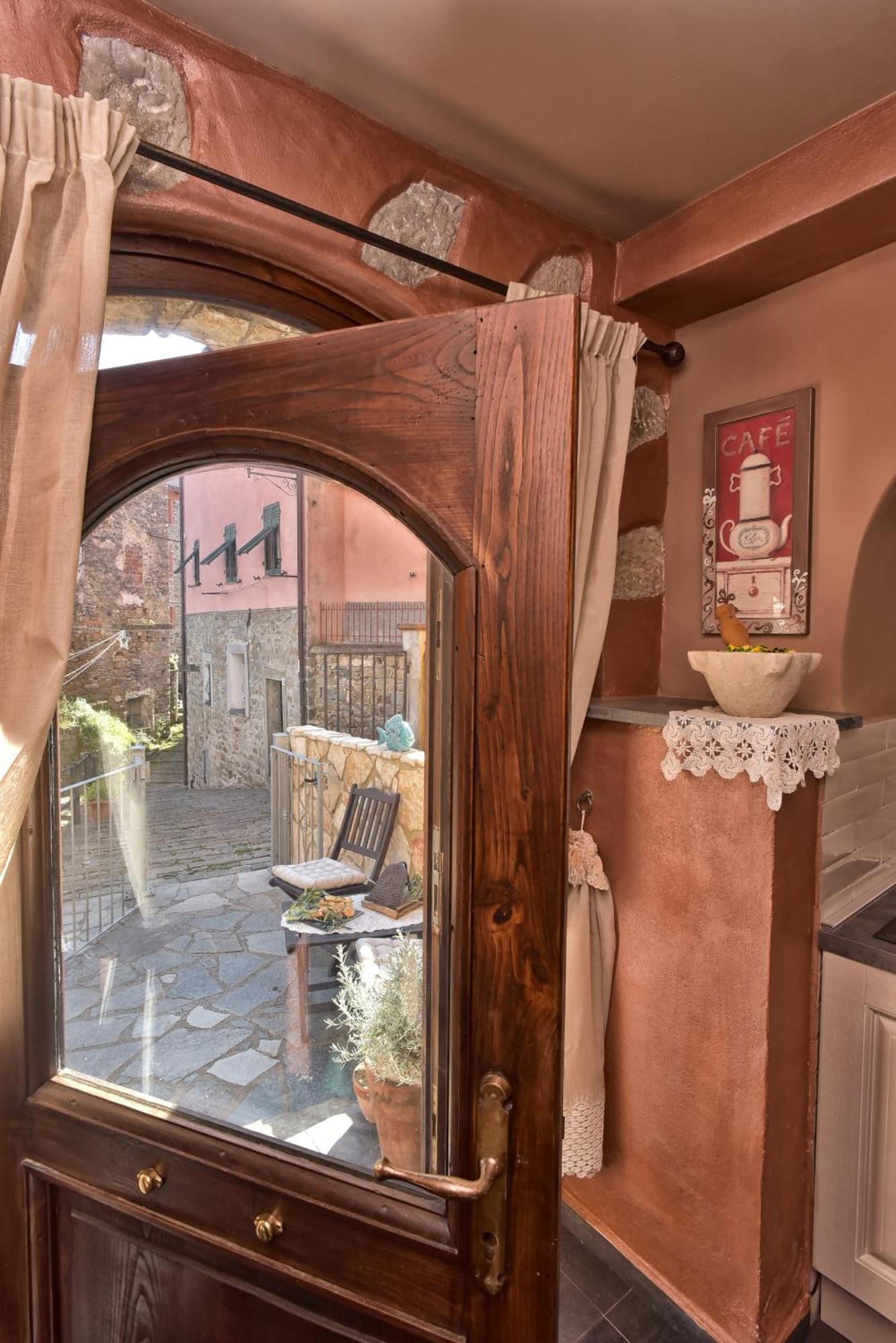 Casa Vacanze Tra I Monti E San Martino Biassa Esterno foto