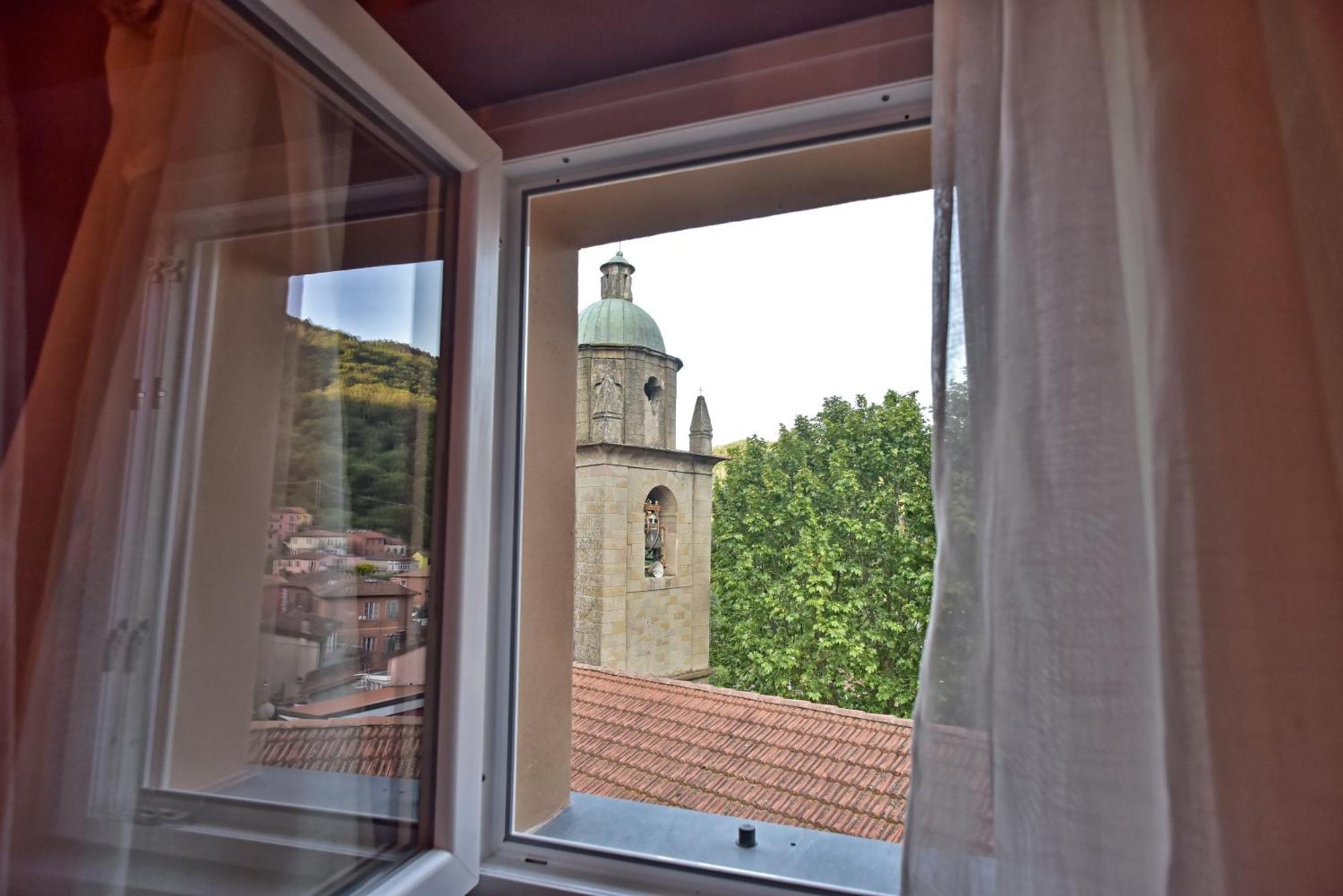 Casa Vacanze Tra I Monti E San Martino Biassa Esterno foto