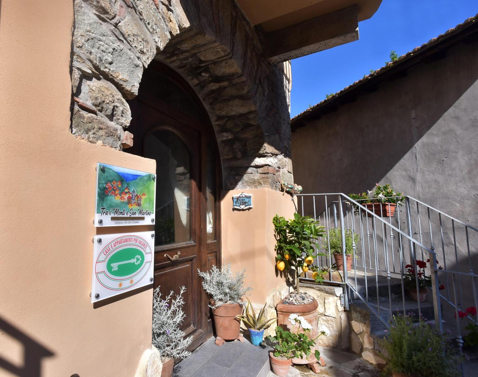 Casa Vacanze Tra I Monti E San Martino Biassa Esterno foto