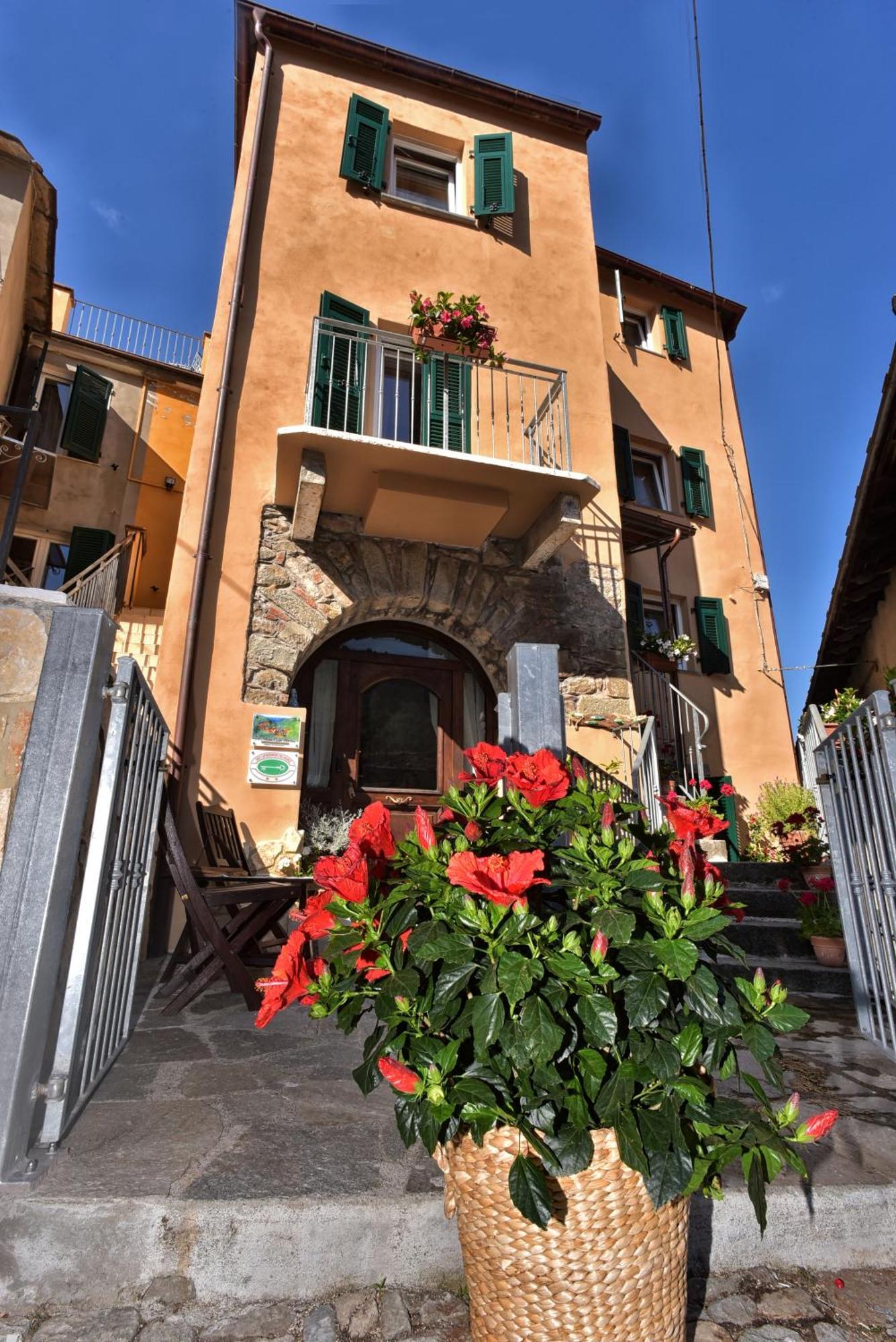 Casa Vacanze Tra I Monti E San Martino Biassa Esterno foto